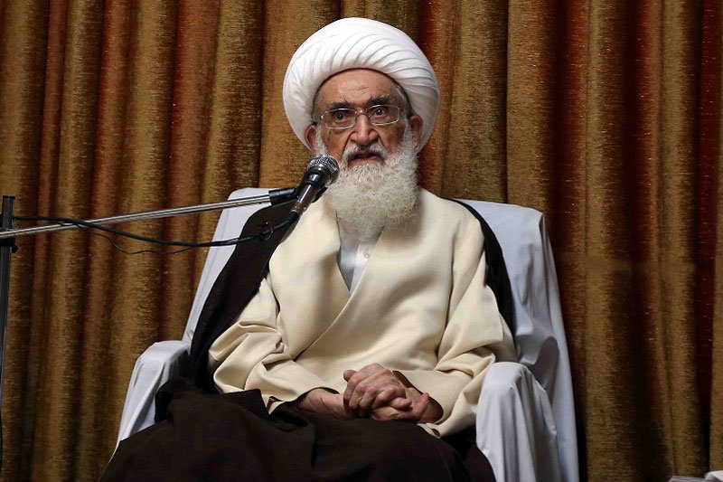 Ayat. Noori Hamedani: Serving Trump, not compatible with being Khadim Al-Haramain 