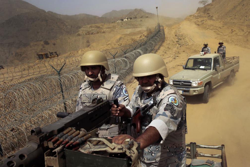 مقتل 4 جنود سعوديين في مواجهات على الحدود الجنوبية