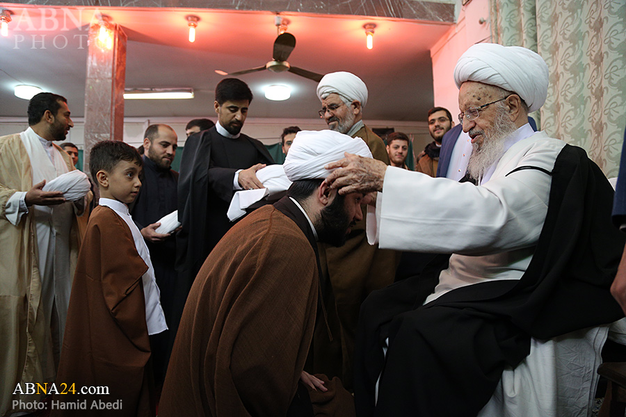 تصویری رپورٹ: قم میں عمامہ رکھنے کی تقریب