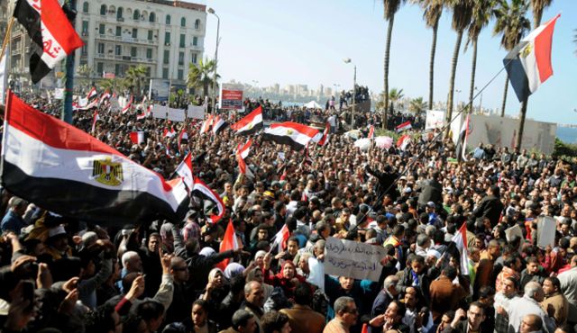 تظاهرة في مصر تندد بالحكام العرب الذين باعوا القضية الفلسطينية 