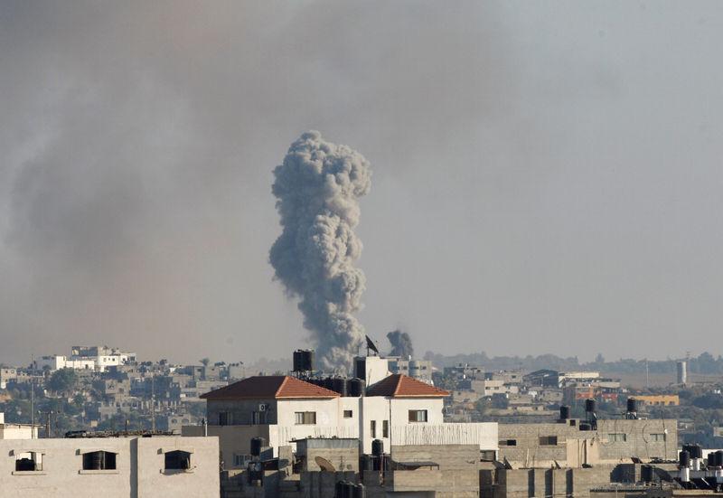 Israeli tank, aircraft attack Gaza Strip security posts