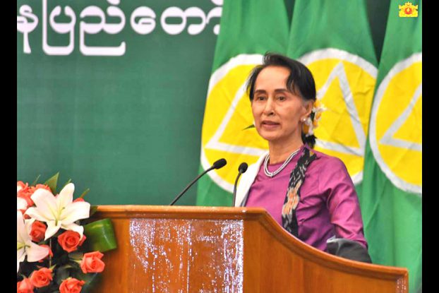 အလြတ္က်က္ပညာေရးစနစ္ မျဖစ္မေန ေျပာင္းရမည္ဟု  ေဒၚေအာင္ဆန္းစုၾကည္ ေျပာ