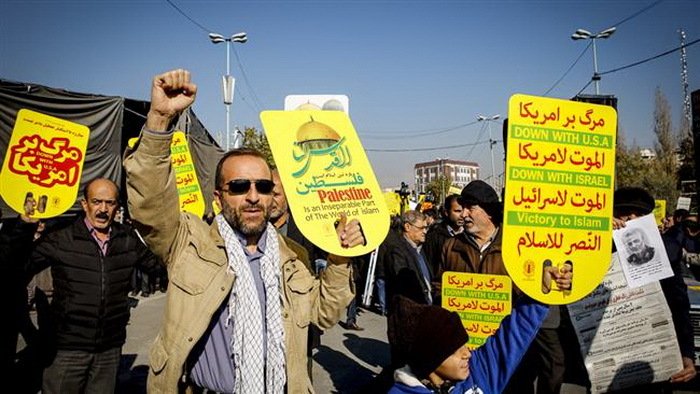 “Miles de Iraníes Realizaron Manifestaciones a Nivel Nacional para Condenar la Decisión de Trump sobre Al-Quds” 