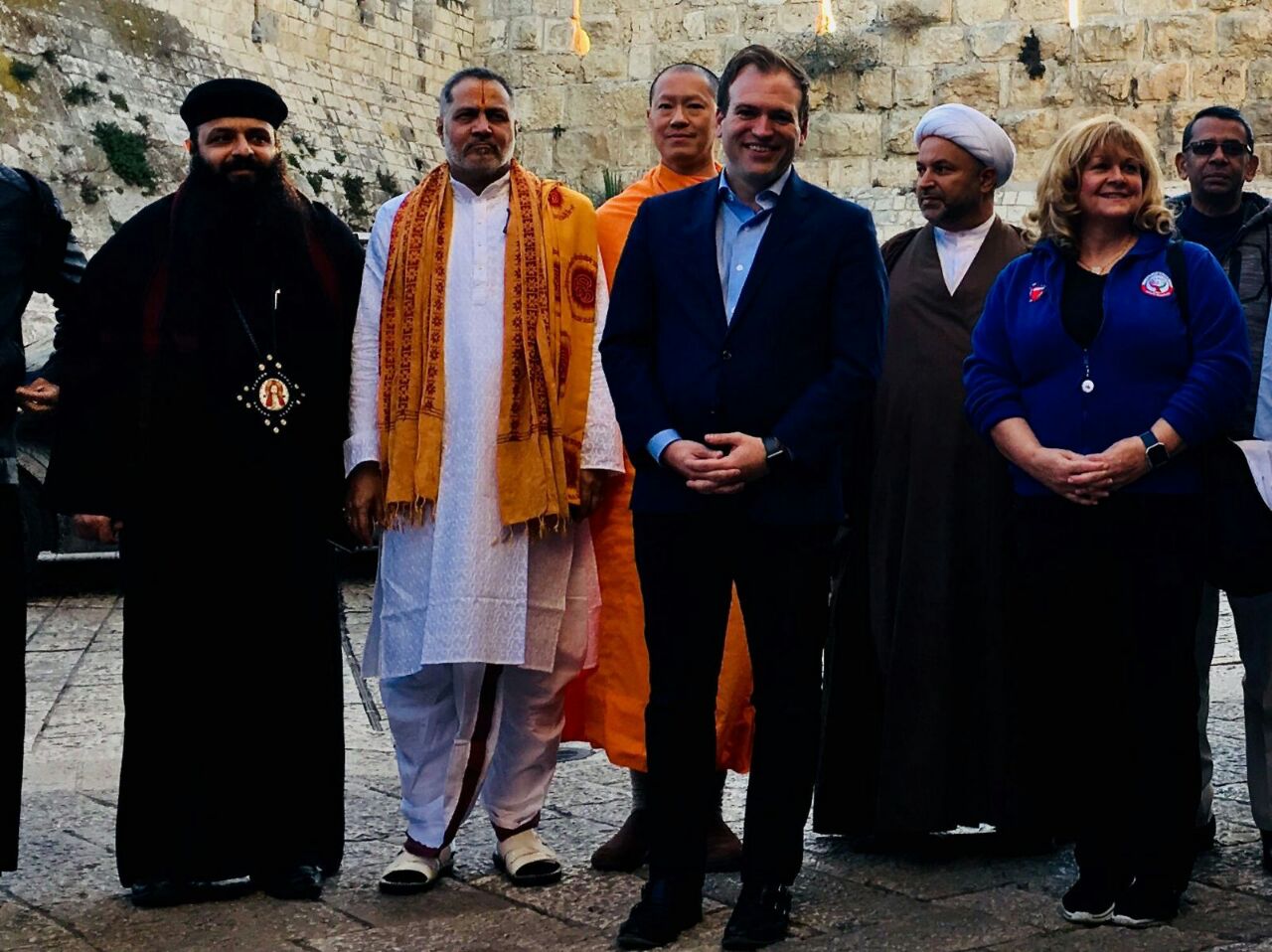 فيديو / ملك البحرين يبعث وفدا الى القدس المحتلة 