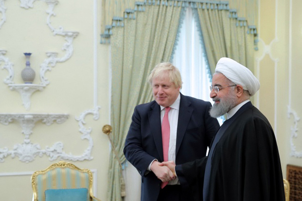 イラン大統領、「アメリカ大統領の誤った決定は、地域の火に油を注いだ」