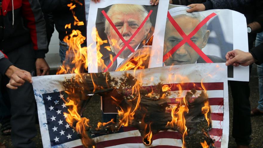 Bahreïnis brûle le drapeau d'Israël, ne veut pas normaliser les liens