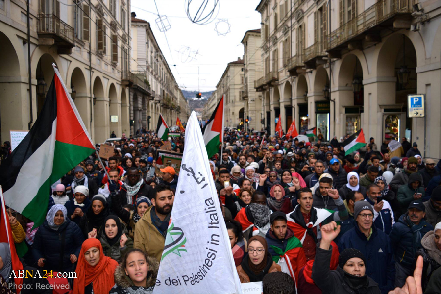تقرير مصور/ تظاهرات واسعة في ايطاليا ضد قرار ترامب
