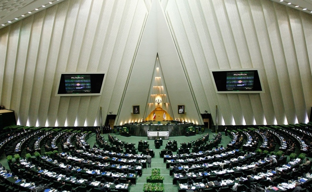 Iranian lawmakers call on Muslim countries to cut ties with Israel