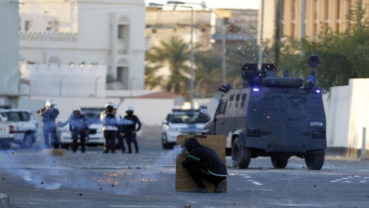 ميليشيات مدنية تابعة للنظام تداهم مناطق في البحرين وتعتقل عددا من المواطنين
