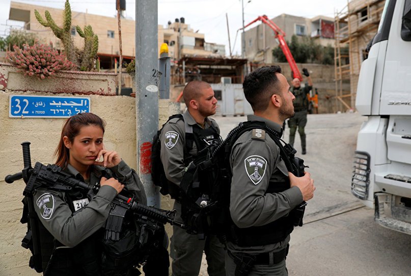 شاب فلسطيني يتلقى 20 رصاصة بعد عملية طعن قام بها في رام الله