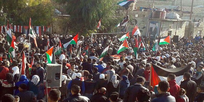 Hundreds of Syrians, Palestinians show solidarity with al-Quds, denounce Trump’s move