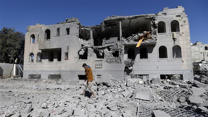 Saudi warplanes kill over 70 people in Yemen