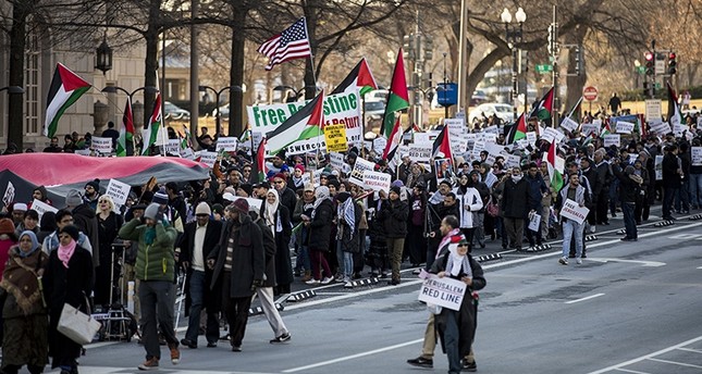 Thousands protest Jerusalem decision in Washington