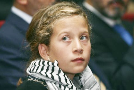 فيديو/ الاحتلال يعتقل طفلة فلسطينية صفعت أحد جنوده