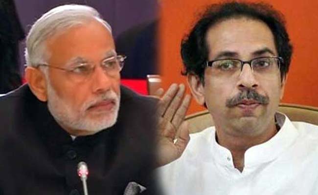 शिवसेना ने कसा तंज़, पीएम मोदी के साथ-साथ EVM को भी पहनाई जाए माला। 