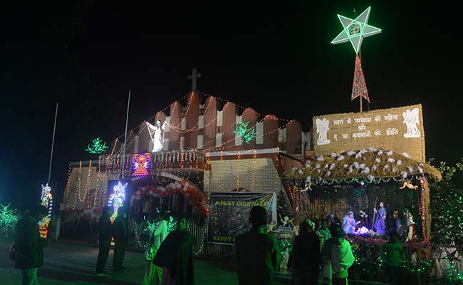अलीगढ़ में हिंदू जागरण मंच की धमकी, क्रिसमस नहीं मनाया जाए।