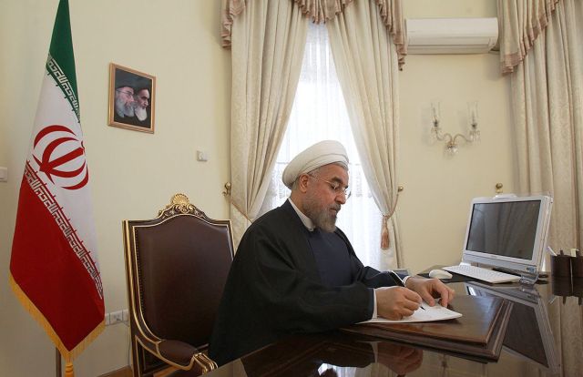 Pres. Rouhani sends condolences over veteran Ali Khosh Lafz's demise