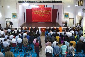 အစိုးရ၊ တပ္မေတာ္၊ ႏိုင္ငံေရးသမားမ်ားႏွင့္ဒီမိုကေရစီအင္အားစုမ်ား ျပည္သူအေပၚမ်က္ကြယ္ျပဳဟုေ၀ဖန္