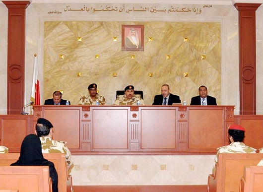  المحاكم العسكريّة في البحرين تصدر أحكامًا بالإعدام على 6 مدنيّين في أولى قضايا محاكمة مدنيّين أمام القضاء العسكريّ 