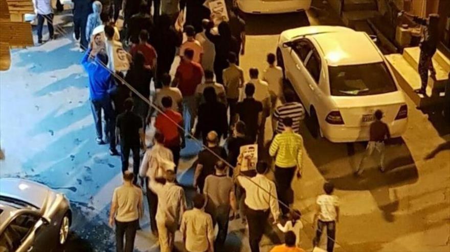 Bahreïn Police supprimée une opposition marcha à Manama
