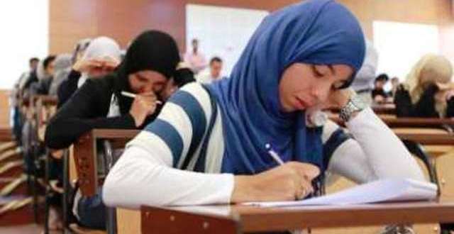 स्कूल प्रशालन ने हिजाब पहनने पर लगाई रोक, मुसलमानों में रोष।