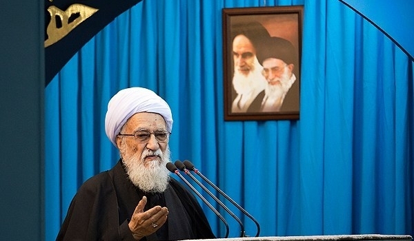 Tehran Friday Prayer Imam blasts Saudi Arabia for continuing massacre of Yemeni people 