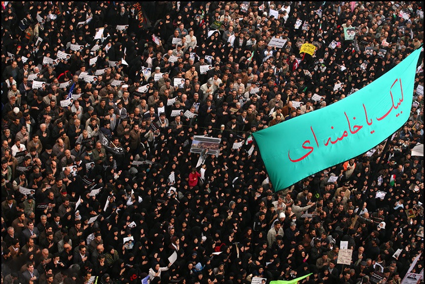 Iranians rally to back Islamic Establishment