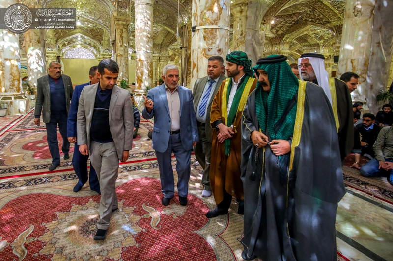 شيخ الطريقة العلية القادرية يتشرف بزيارة أمير المؤمنين (عليه السلام)