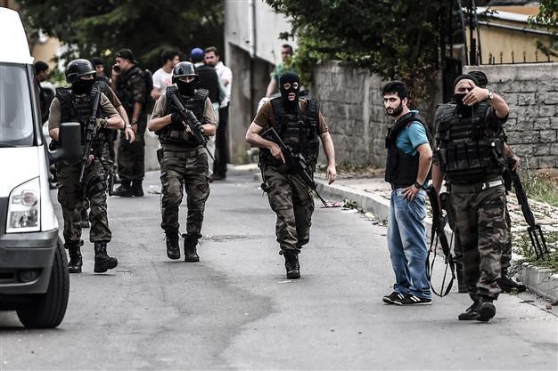 الشرطة التركية تعتقل 20 شخصا في اسطنبول للاشتباه في انتمائهم لتنظيم "داعش"
