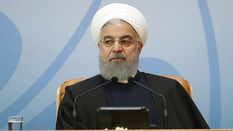 Rouhani para se reunir com autoridades do Parlamento sobre problemas econômicos