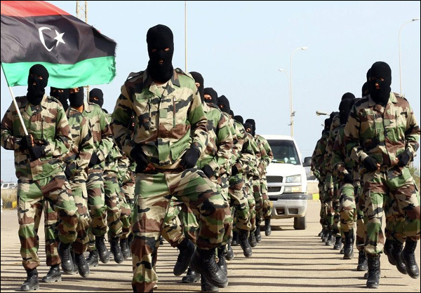 القوات الخاصة تداهم منزلًا في بنغازي شارك أفراده في تهريب الجماعات الإرهابية