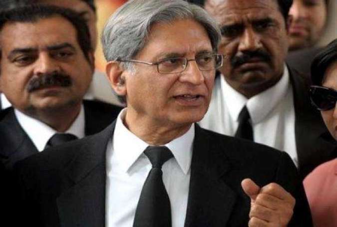 نواز شریف کو سعودی عرب نے نہیں بلایا وہ شہباز شریف کے خوف سے گئے ہیں، اعتزاز احسن