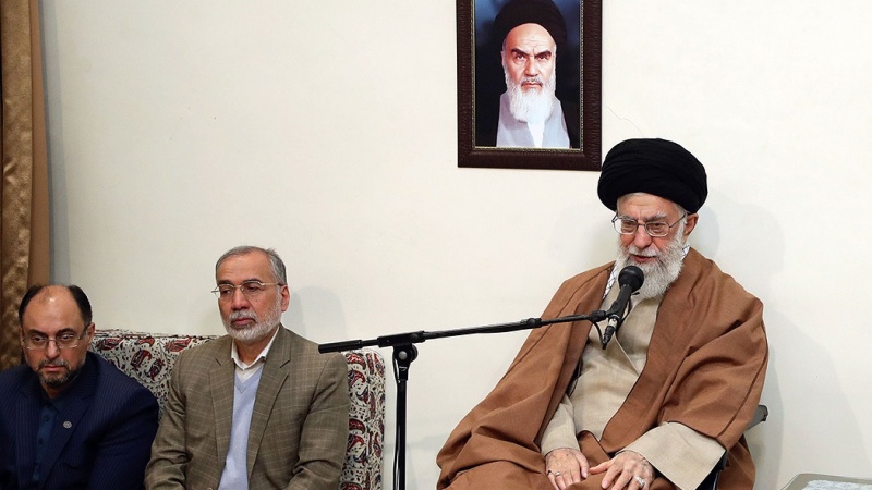  ئایەتوڵاخامنەیی لەبارەی خۆپیشاندانەکان پەیامێک بڵاودەکاتەوە 