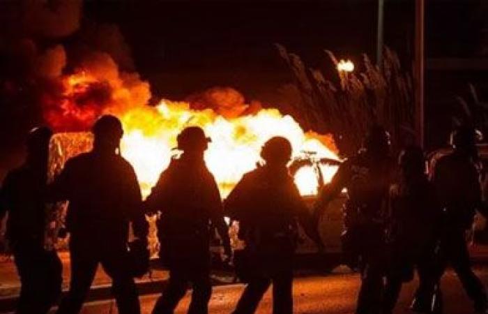 احراق أكثر من ألف سيارة واعتقال 500 شخص ليلة رأس السنة في فرنسا