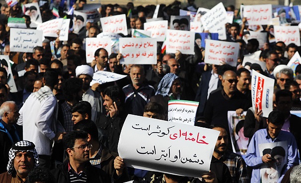 ویڈیو کلیپ/ ایران میں شرپسندوں کو انقلابیوں کا کرارا جواب (۳)۔ اہواز