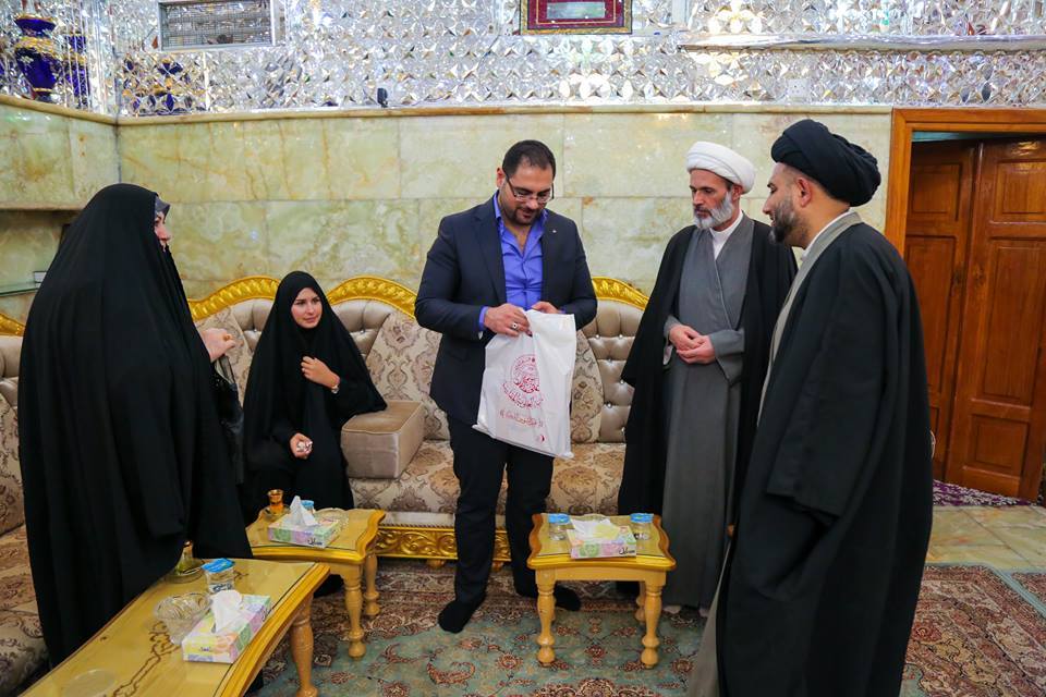 Russian women embraces Shia Islam, arranges marriage contract at Imam Ali shrine