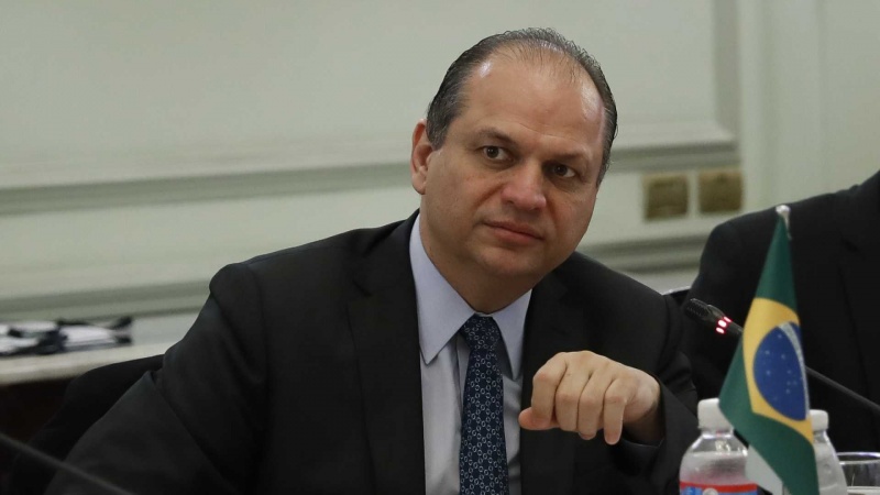 Brasil: Ministro da saúde anuncia que deixará o cargo para concorrer nas eleições