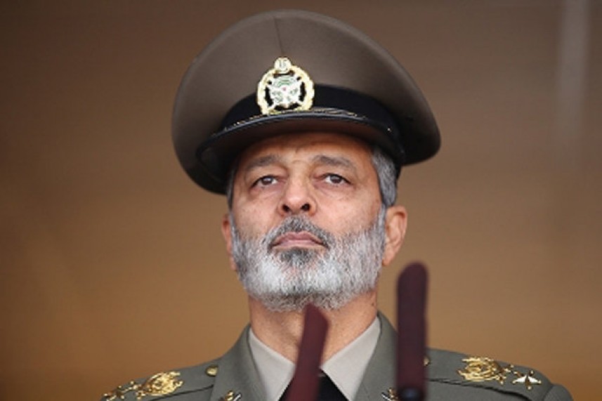 قائد الجيش يثني على وعي ويقضة الشعب الايراني في تصدى للفتنة