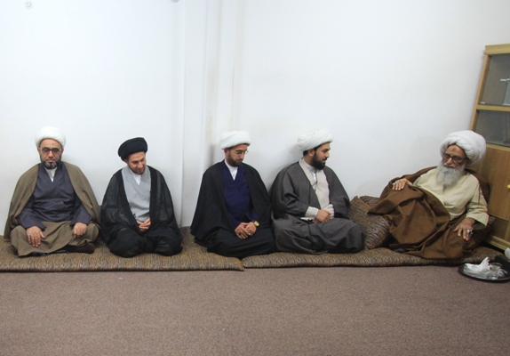 المرجع النجفي: هداية المجتمع تكون بالأعمال والسلوك لا بالشعارات 