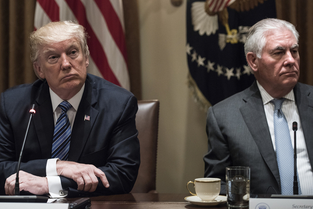 Tillerson: “Trump Afirmó que Anulará el Acuerdo Nuclear Iraní o lo Corregirá en los Próximos Días” 