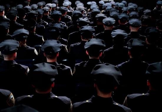 अमेरिका में पुलिस के हाथों पिछले वर्ष 1000 अमेरिकी मारे गए