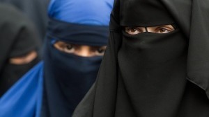 Frau von Terrorzellen-Chef als Salafistin aktiv