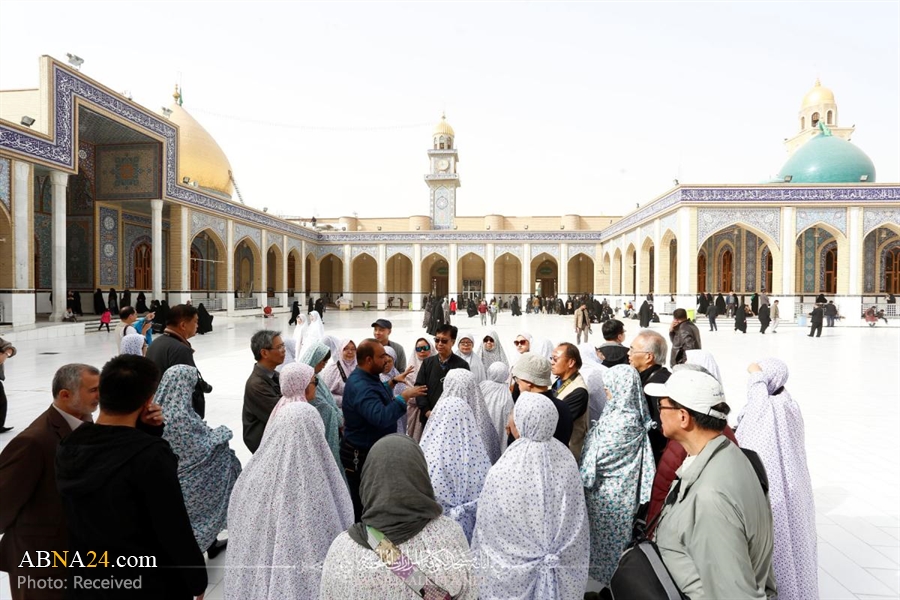 Chinese Muslim group visit Kufa grand mosque in Iraq