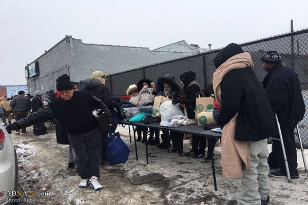 シーア派ボランティア組織”WHO IS HUSSAIN?”がデトロイトでホームレスに食料、衣料を提供