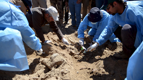 Bodies of 20 tortured women, executed by IS, found in mass grave in Mosul / Pics