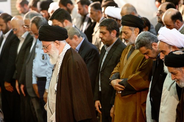 Imam Khamenei: Shia, Sunni, Kurds and Turks cooperated in order to protect Islamic Republic of Iran 
