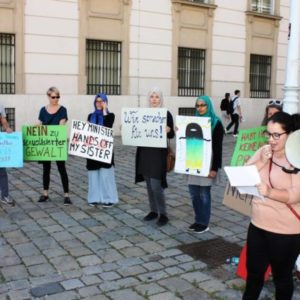 Muslime sind Partner im antirassistischen Kampf – Im Gespräch mit Christine Buchholz