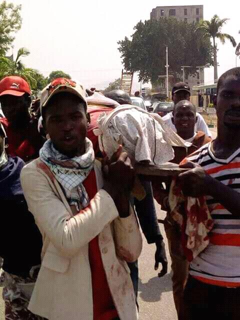 Urgent: Nigerian Police kill at least one peaceful protesters, arrest several in Abuja / GRAPHIC