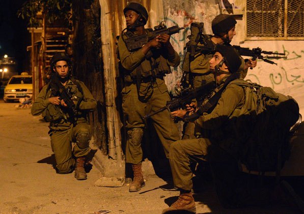 اعتقال 6 فلسطينيين خلال مداهمات في طولكرم وسادس من نابلس