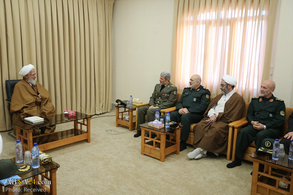 Ayatollah Jawadi Amoli beim Treffen des iraniscehn Verteidigungsminsters